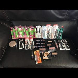 Bundle of make up. Mascara, eye liner, eye shadow.